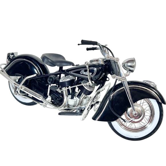 Guiloy 1948 Indian Chief Motorcycle 1/10 Scale Diecast Model Bike Black Chrome - Picture 1 of 16